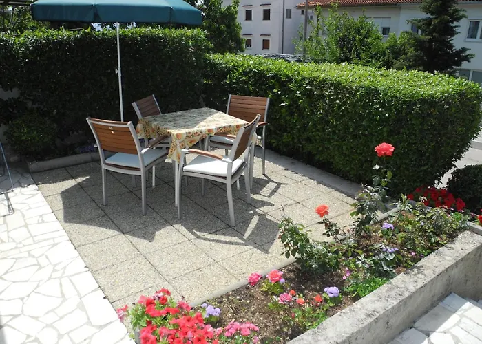 In Mit Terrasse By Interhome