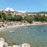 In Mit Terrasse By Interhome Apartamento Crikvenica